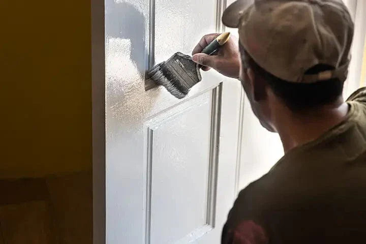 Türrahmen streichen wie ein Profi: So funktioniert es!