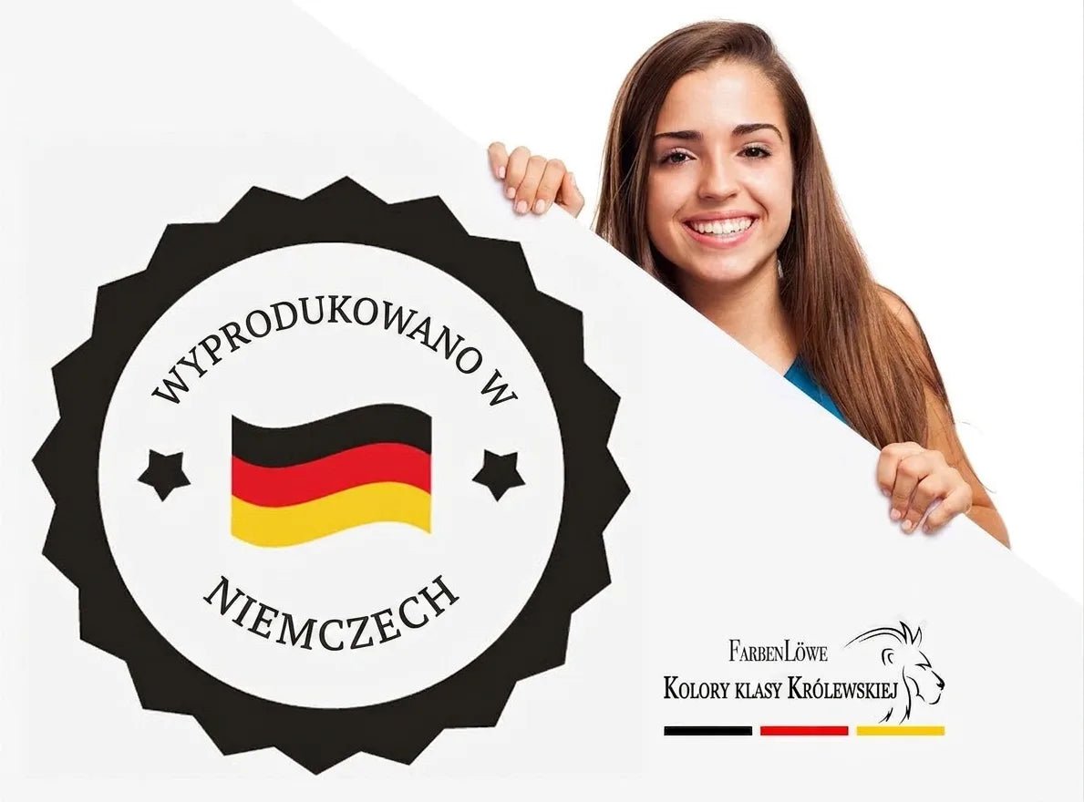Uśmiechnięta kobieta z tablicą, na której napis „Made in Germany” i logo FarbenLöwe „Farby Klasy Królewskiej”.