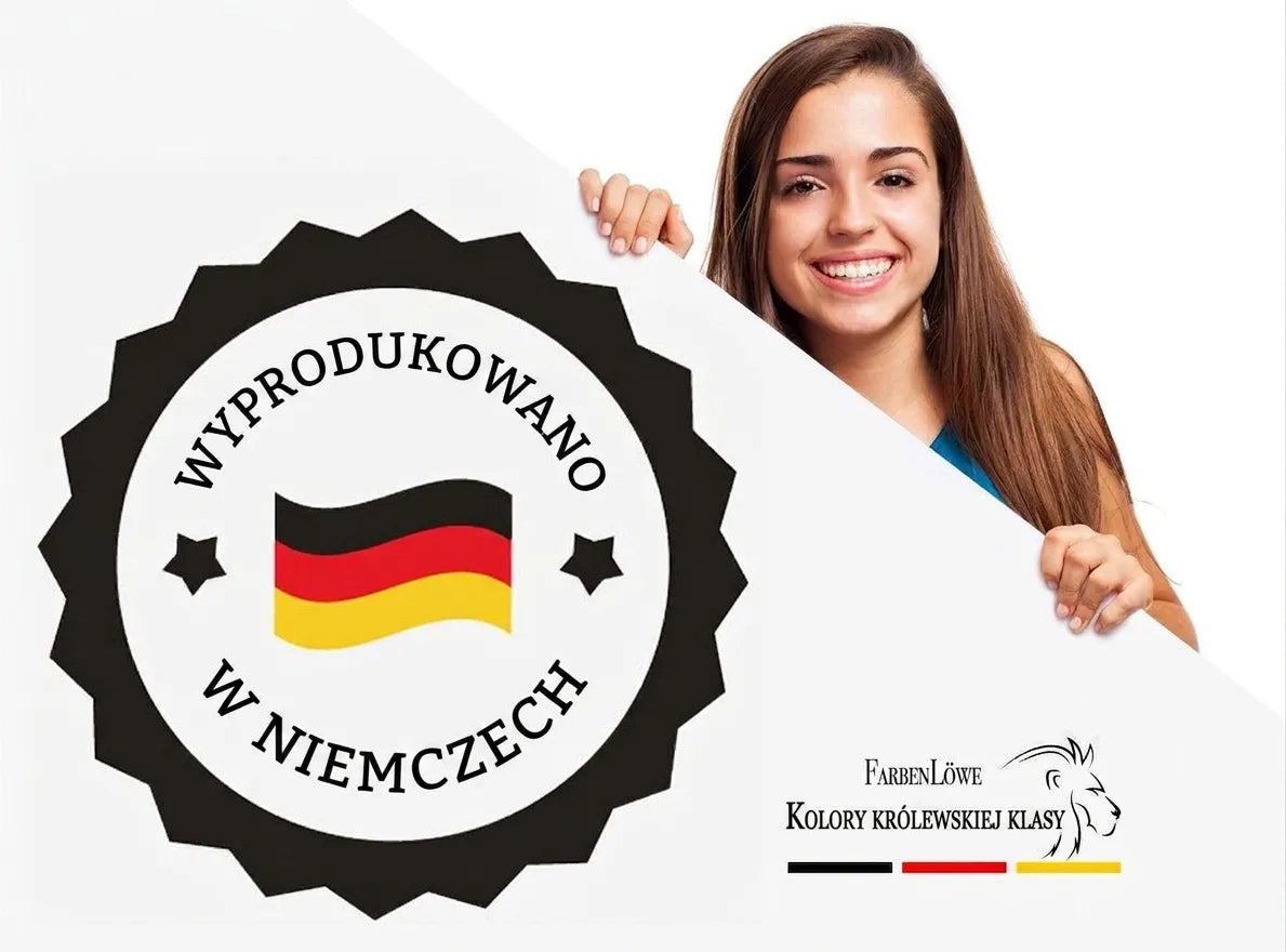 Uśmiechnięta kobieta prezentuje tablicę z logo FARBENLÖWE, napisem „FARBEN DER KÖNIGSKLASSE” i pieczęcią „MADE IN GERMANY”.