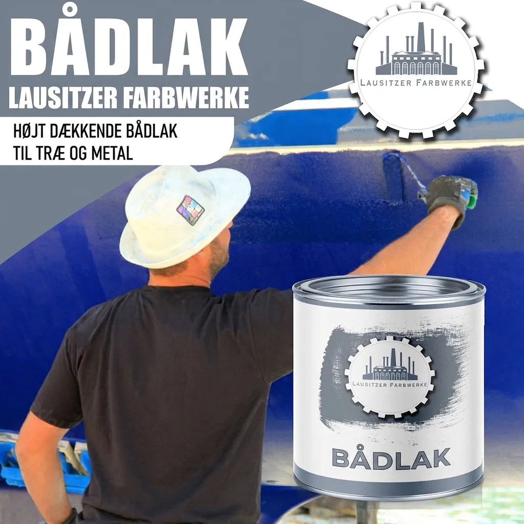 Lausitzer Farbwerke bådlak. Meget dækkende bådlak til træ og metal. Mand maler blå båd.