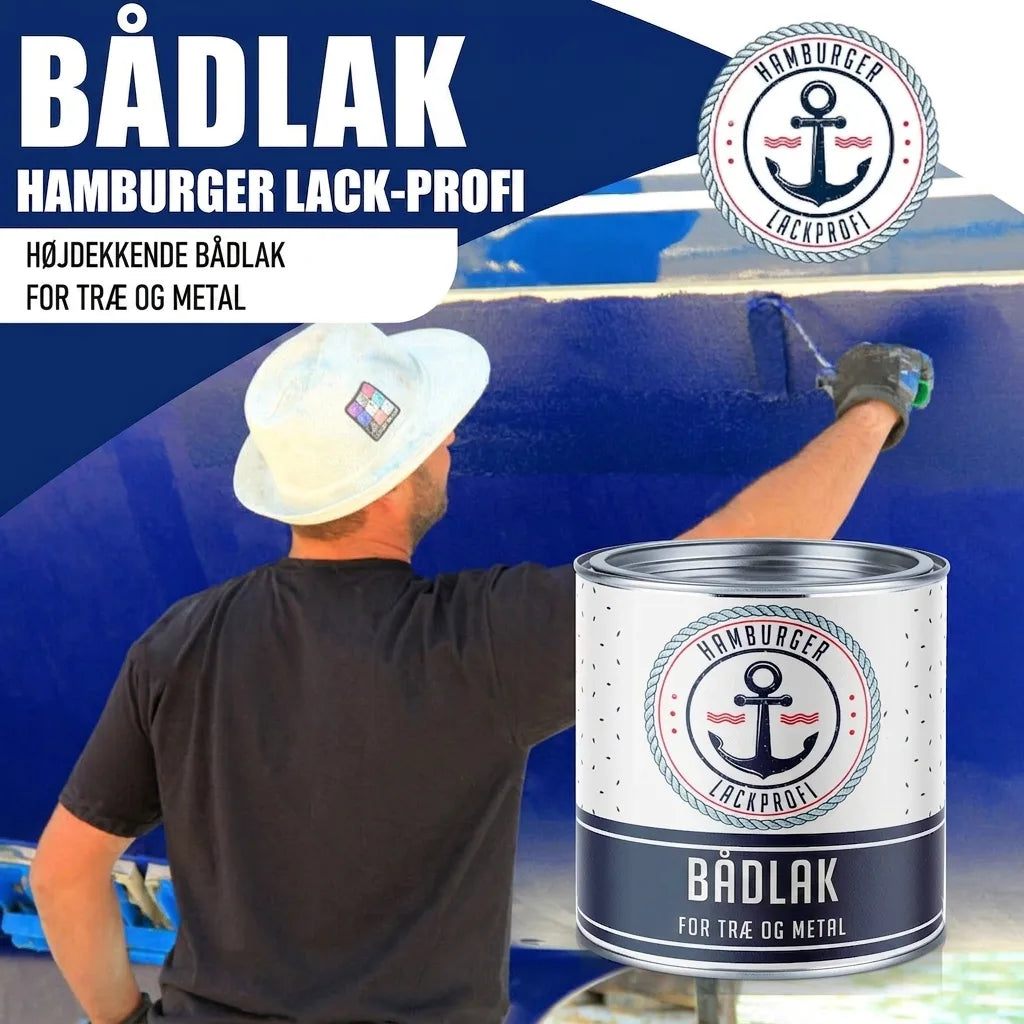 Mand maler båd blå. Produkt dåse af Hamburger Lack-Profi heldækkende bådlak til træ og metal i forgrunden.